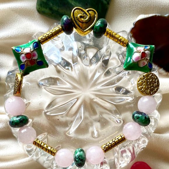 Rose Quartz and Ruby zoisite precious stones with a gold in color HEART Bracelet - Picture 1 of 2